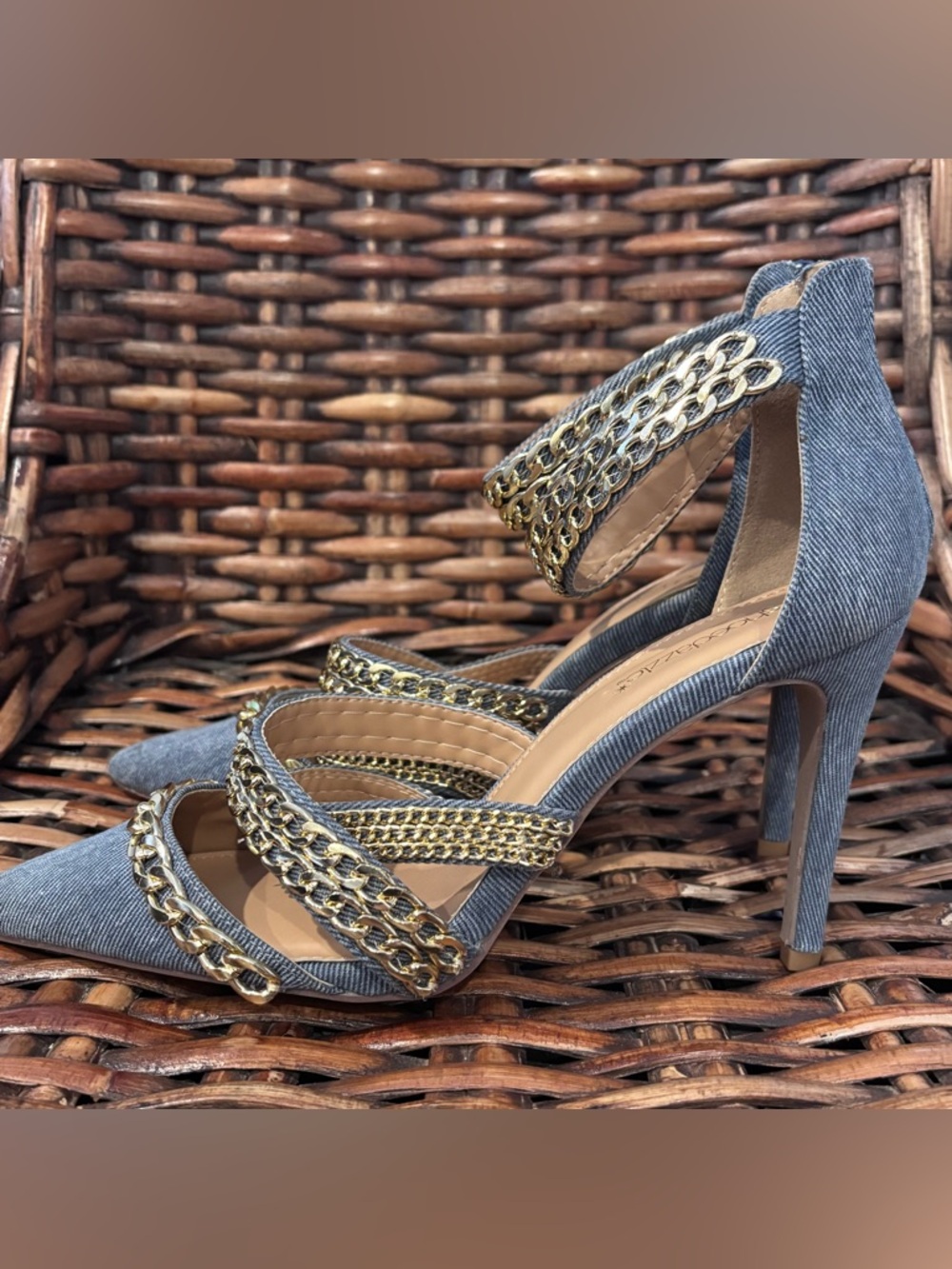 Shoe Dazzle Shoedazzle Pumps Women's Sz 9.5 Pointed Toe
Fernanda Blue Denim